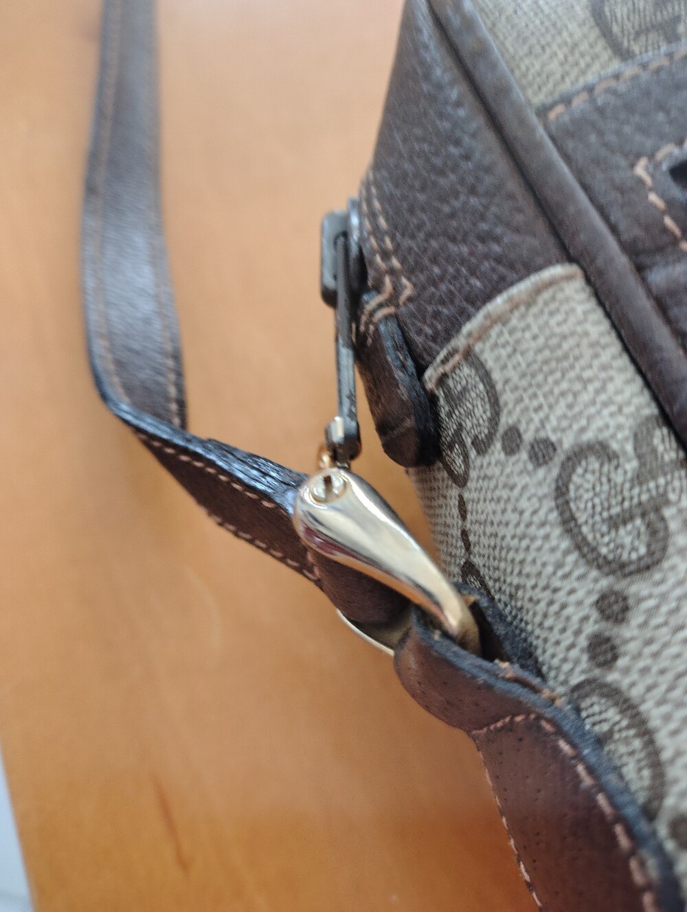 Vintage Gucci Parfums GG Monogram Crossbody Bag with Red and Green Web - Picture 12 of 16
